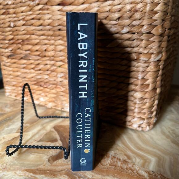 Labyrinth-Novel Catherine Coulter - Picture 2 of 4